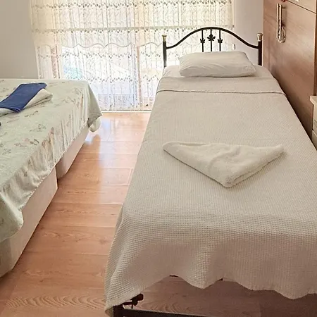 Villa Hot Tub-fireplace-pets-sleeps 11-bbq-pool-parking Dalyan