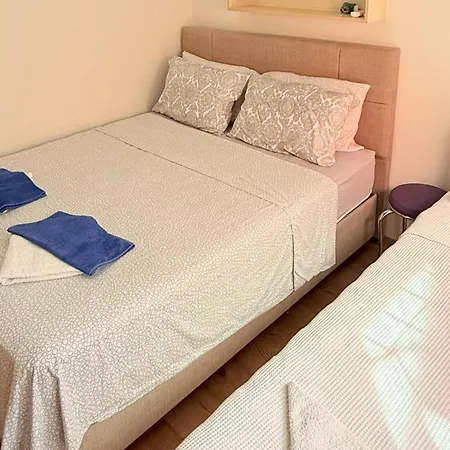 Hot Tub-fireplace-pets-sleeps 11-bbq-pool-parking Villa Dalyan