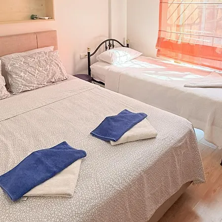 别墅 Hot Tub-fireplace-pets-sleeps 11-bbq-pool-parking